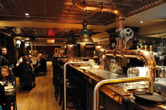 Rue Sainte-Catherine, Montreal - 1 