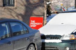 Окно и кирпич 