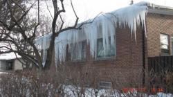 Крыша с  сосульками