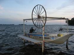 Залив и лодка