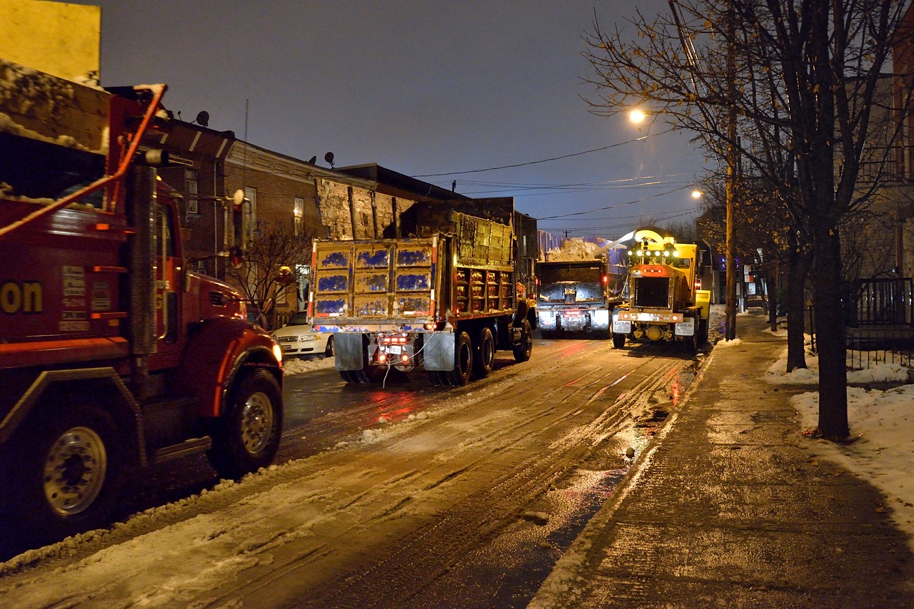 Snow Removal in Montreal on Pointe Saint-Charles - Dec 22, 2012 - 1