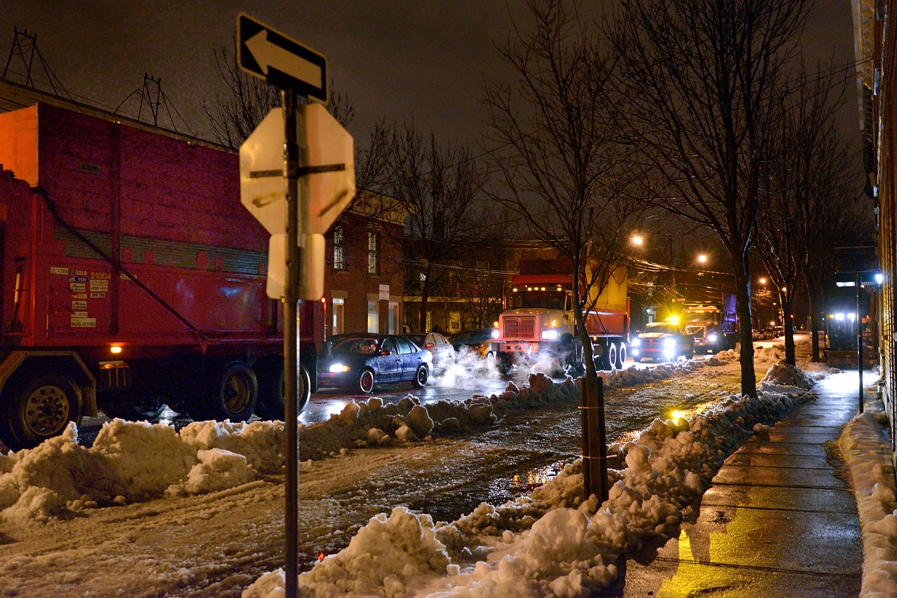 Snow Removal in Montreal on Pointe Saint-Charles - Dec 22, 2012 - 25